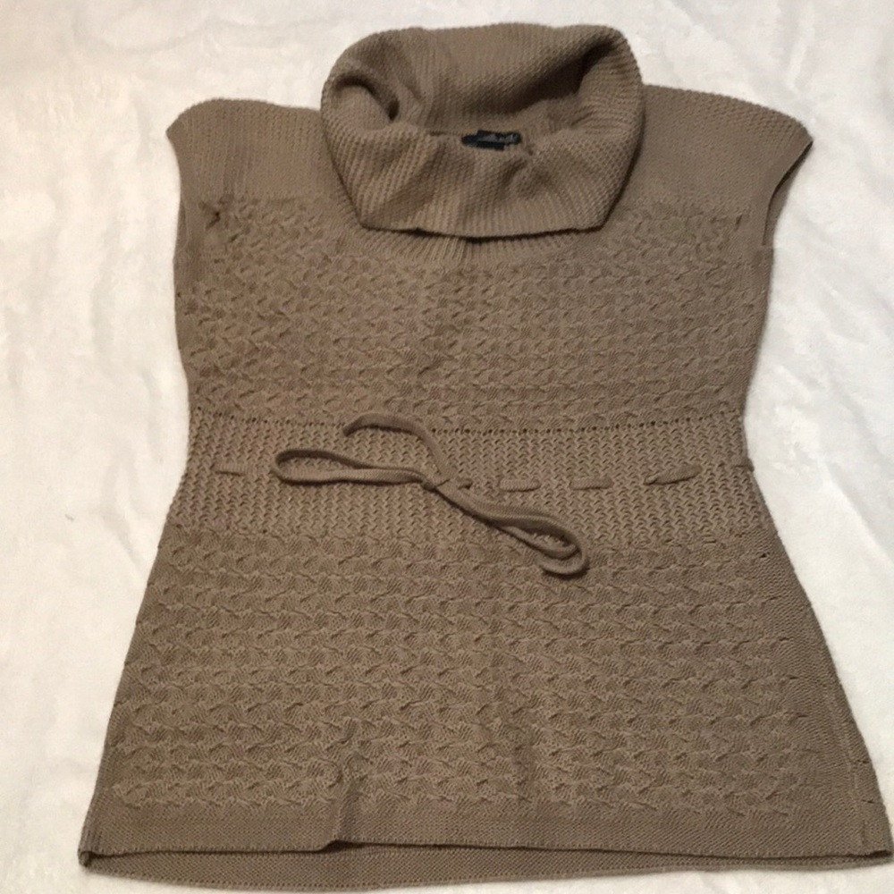 Sleeveless turtleneck drawstring tunic sweater